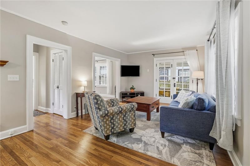 6133 Brookside Blvd, Kansas City, MO 64113