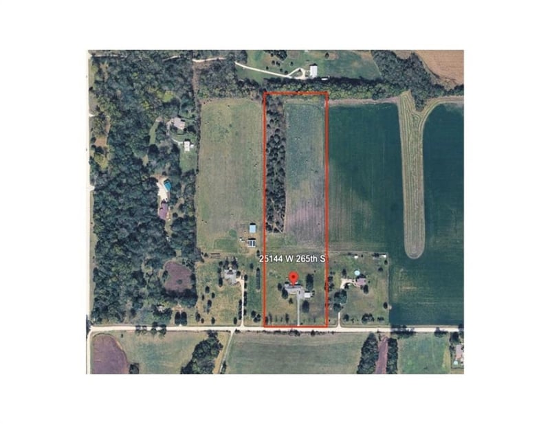25144 W 265th St, Paola, KS 66071