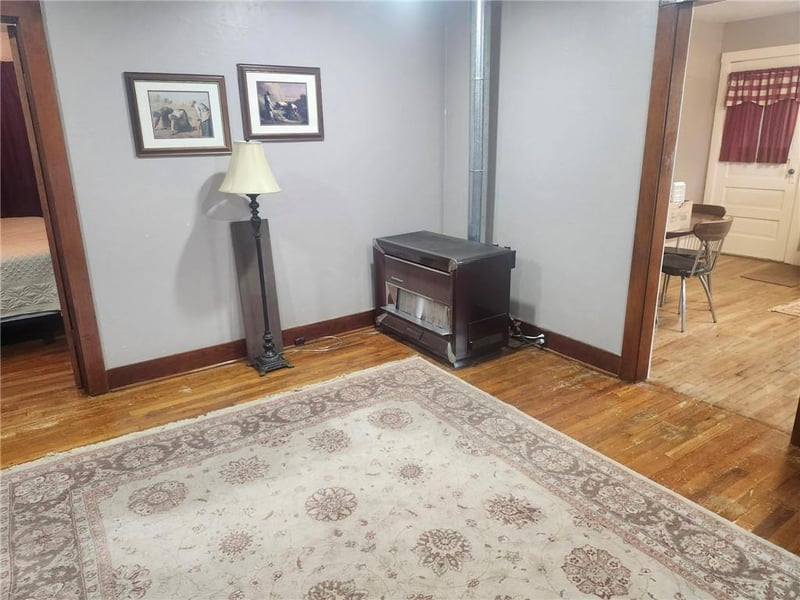 Main St, Ridgeway, MO 64481
