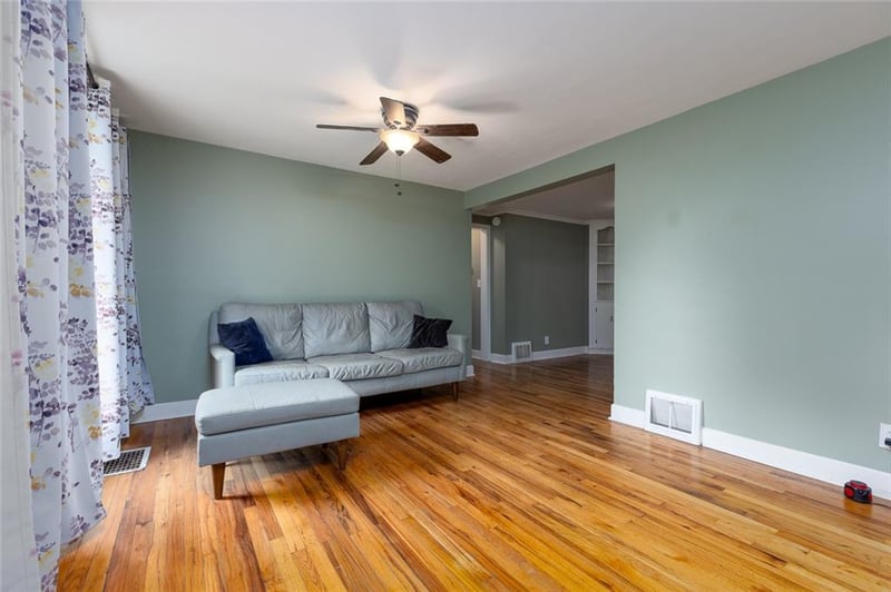 512 NE 43 Ter, Kansas City, MO 64116