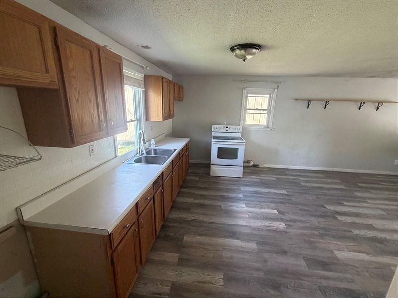 218 Highland Ave, Lexington, MO 64067