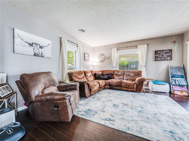 113 N Bradley St, Caney, KS 67337