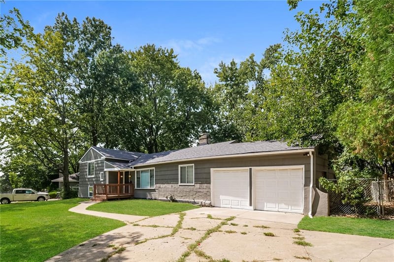 7606 Ward Pw, Kansas City, MO 64114