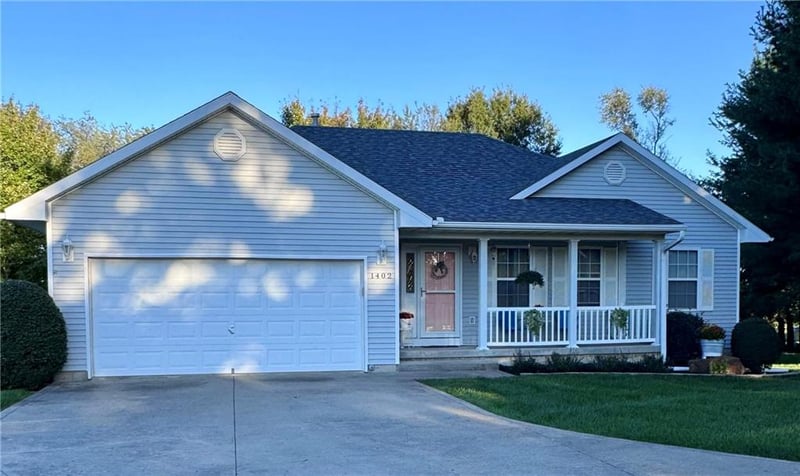 1402 Sam Den Cir, Cameron, MO 64429