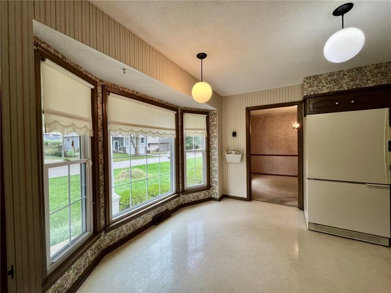33 Rd Street S St S, Independence, MO 64055