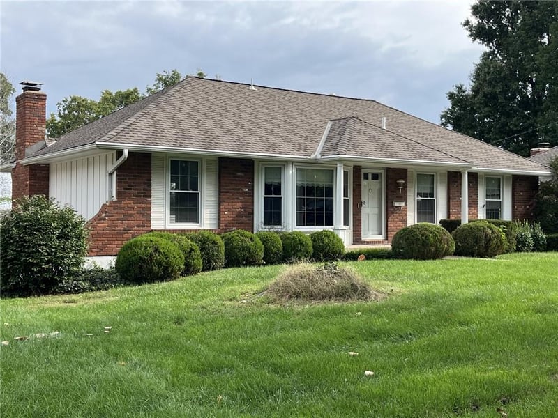 33 Rd Street S St S, Independence, MO 64055