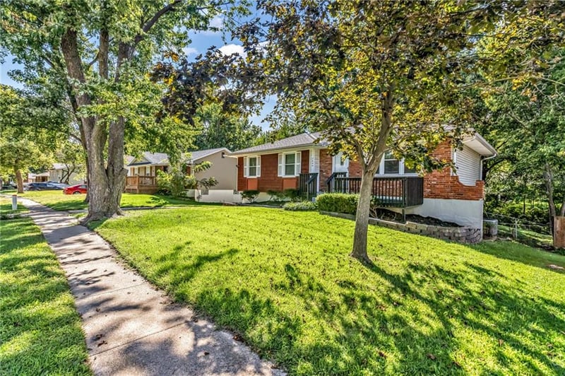 7644 NW Milrey Dr, Kansas City, MO 64152