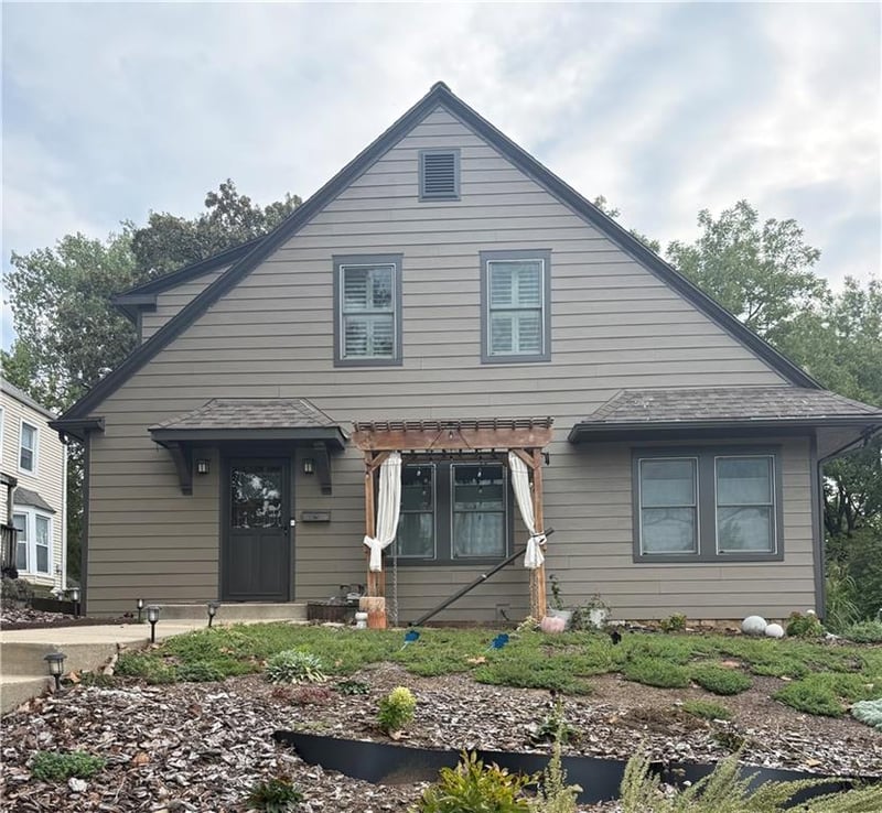 3729 State Line Rd, Kansas City, MO 64111