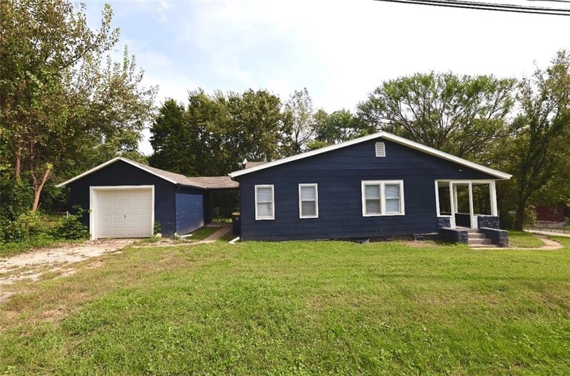 2000 E 82nd St, Kansas City, MO 64132