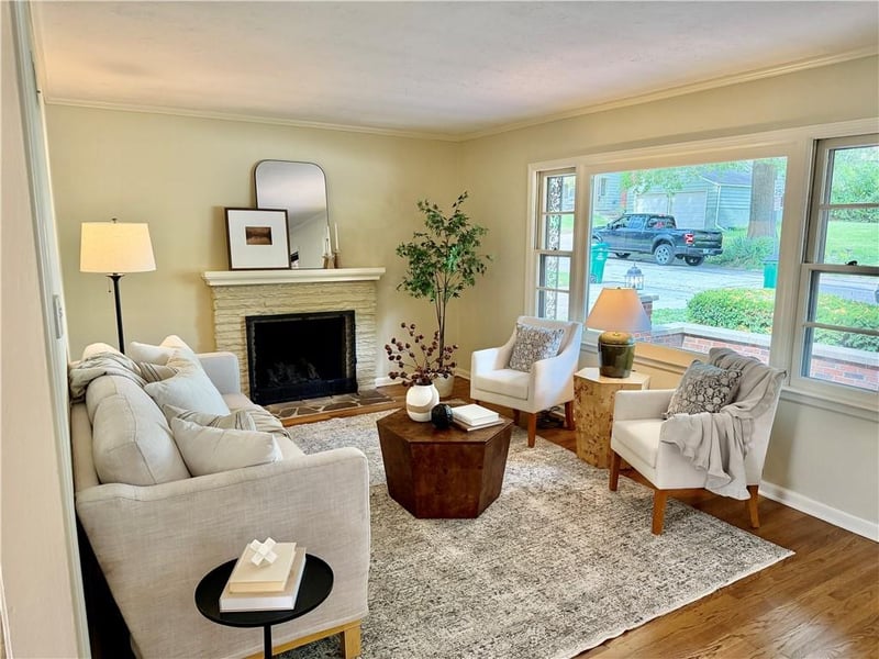 2525 W 50th Ter, Westwood, KS 66205