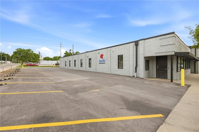 332 SE Douglas St, Lee's Summit, MO 64063