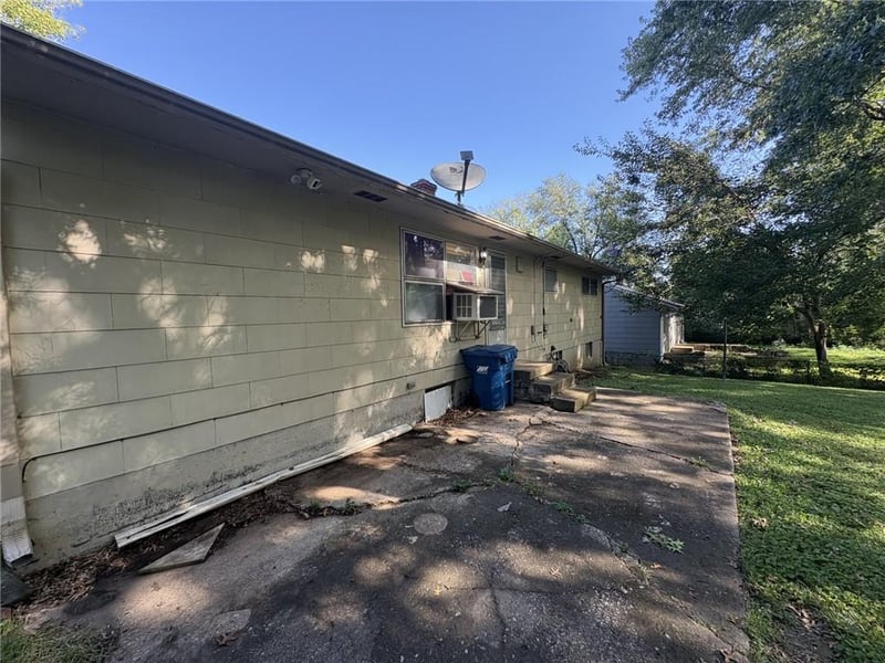 7717 E 112 Ter, Kansas City, MO 64113