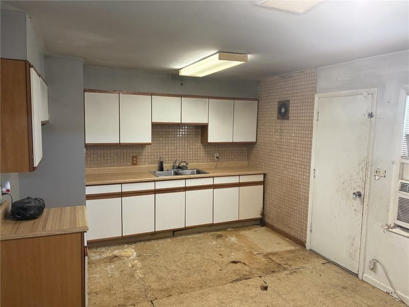 7717 E 112 Ter, Kansas City, MO 64113