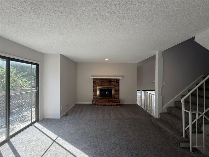10002 W 86th St, Overland Park, KS 66212