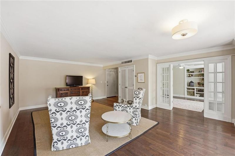 310 W 49 St S #304, Kansas City, MO 64112