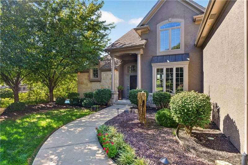 13816 Horton Dr, Overland Park, KS 66223