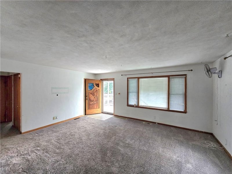 11514 E 15th St, Independence, MO 64052