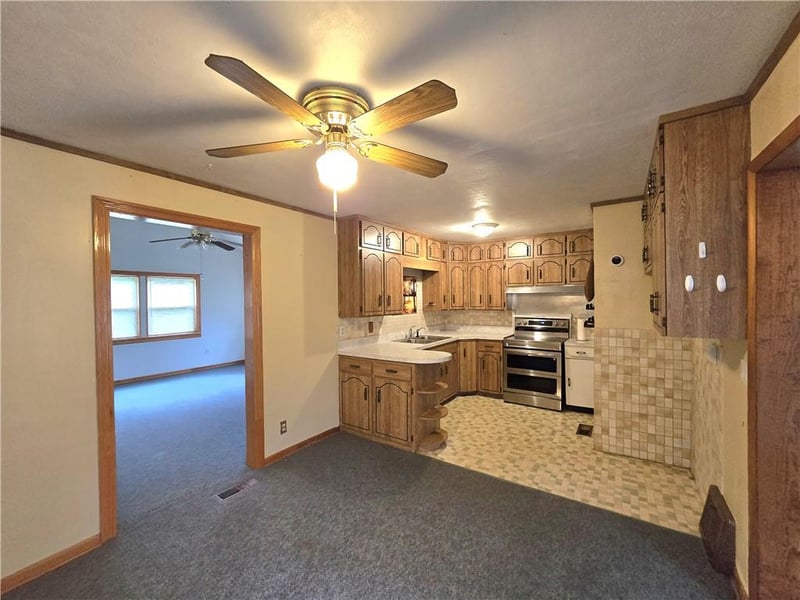 11514 E 15th St, Independence, MO 64052