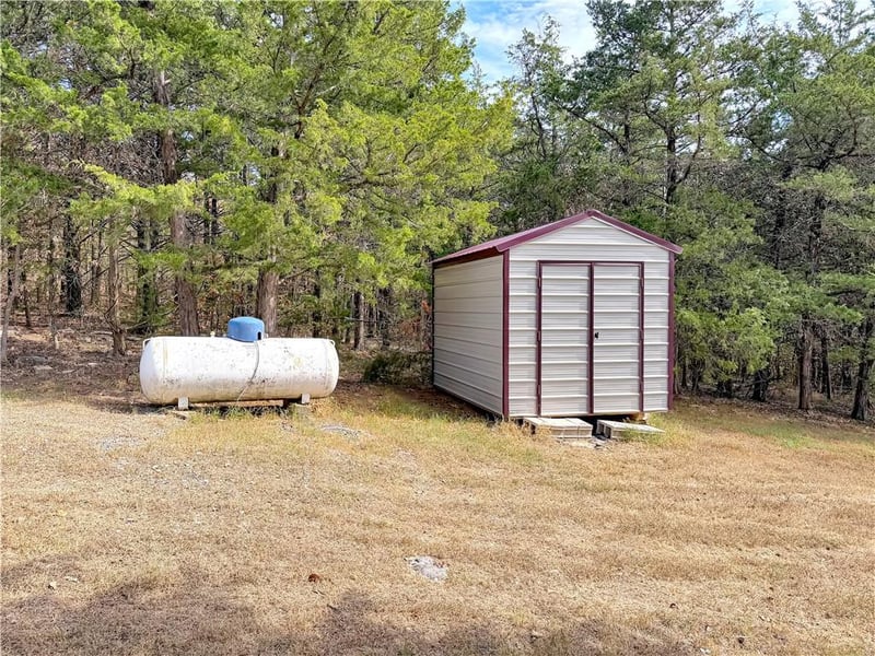 17308 Mockingbird Rd, Warsaw, MO 65355