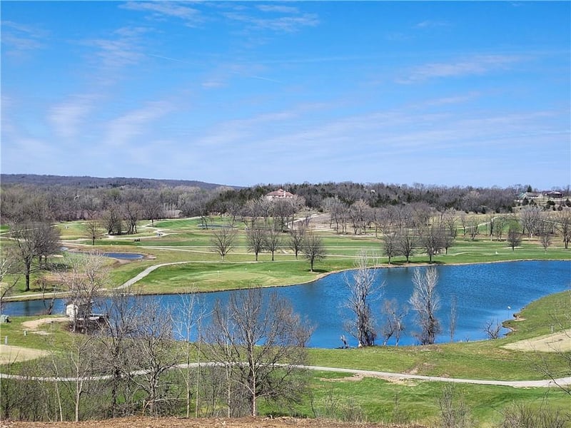 86 Pecan Dr, Linn Valley, KS 66040