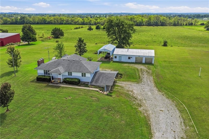 20275 E 1100 Rd, Pleasanton, KS 66075