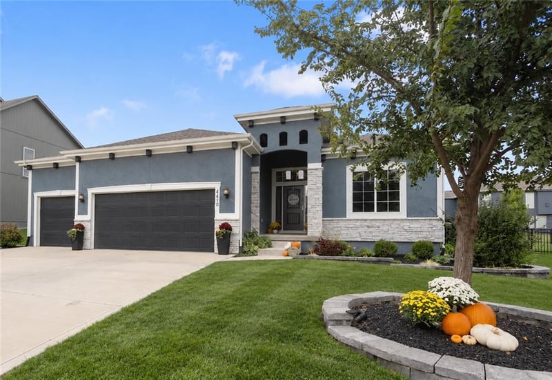 4410 SW Amethyst Dr, Lee's Summit, MO 64082