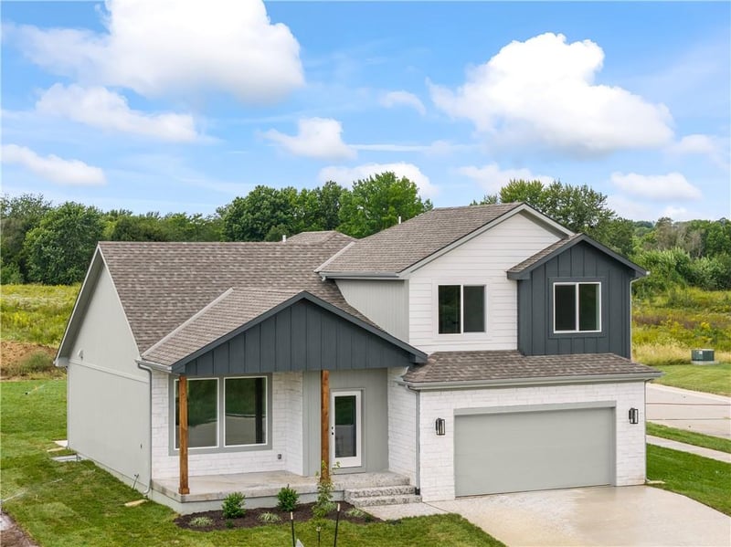 2200 SE Oak Ridge Dr, Oak Grove, MO 64075