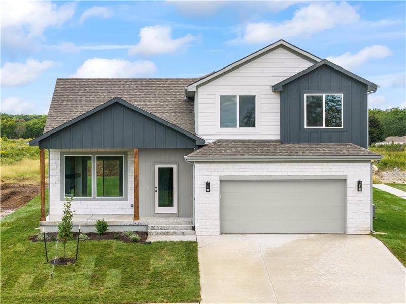 2200 SE Oak Ridge Dr, Oak Grove, MO 64075