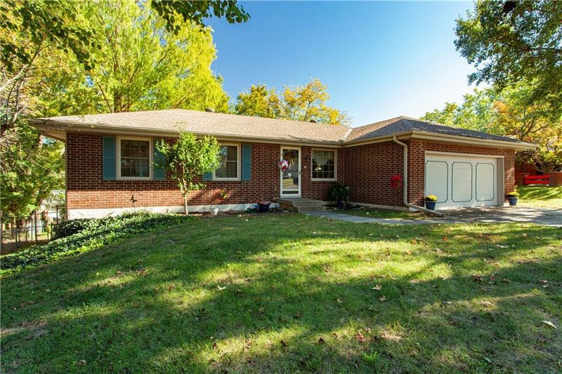 1913 Colony Ln, Independence, MO 64058