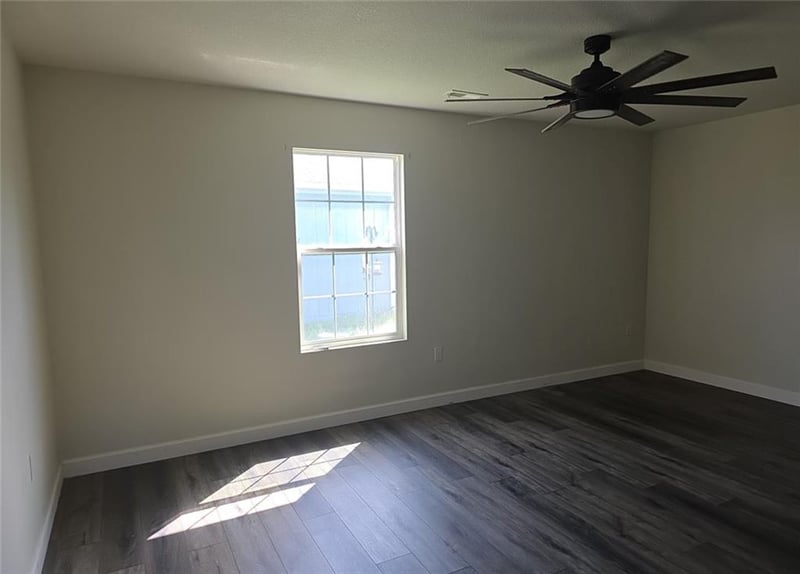 1720 Elderberry Ln, Ottawa, KS 66067