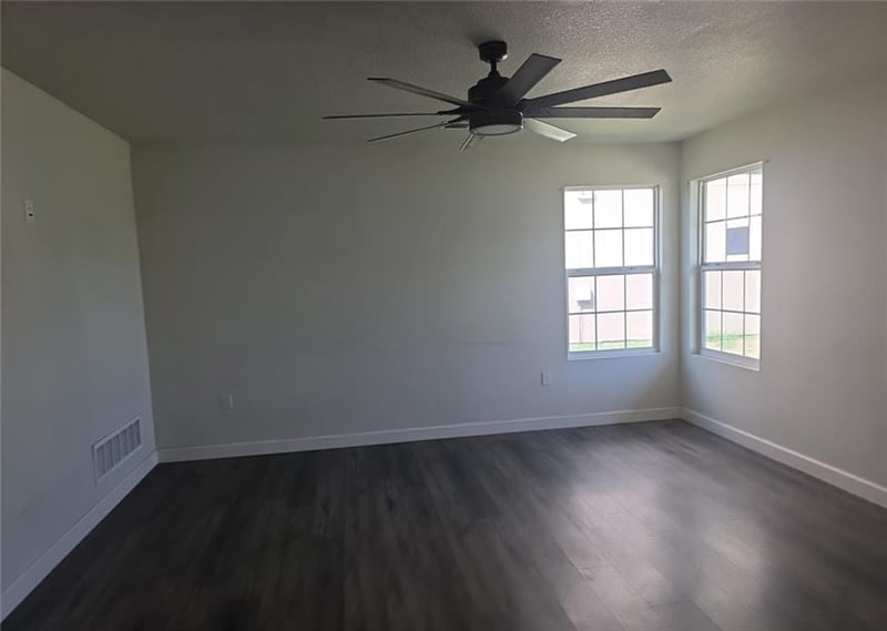 1720 Elderberry Ln, Ottawa, KS 66067