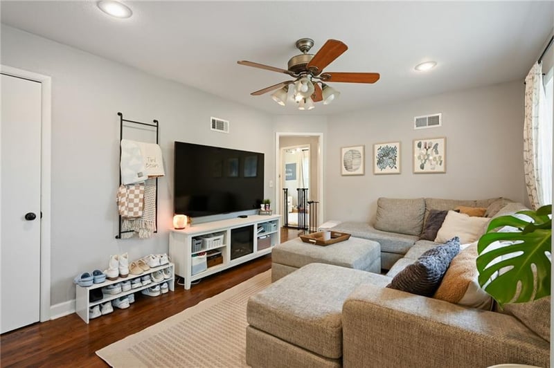 9908 E 81st St, Raytown, MO 64138