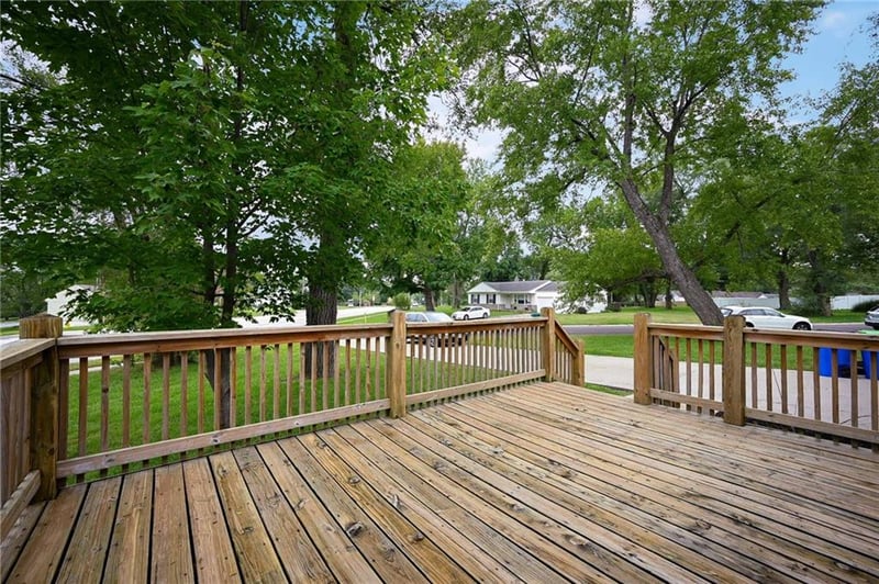 9908 E 81st St, Raytown, MO 64138