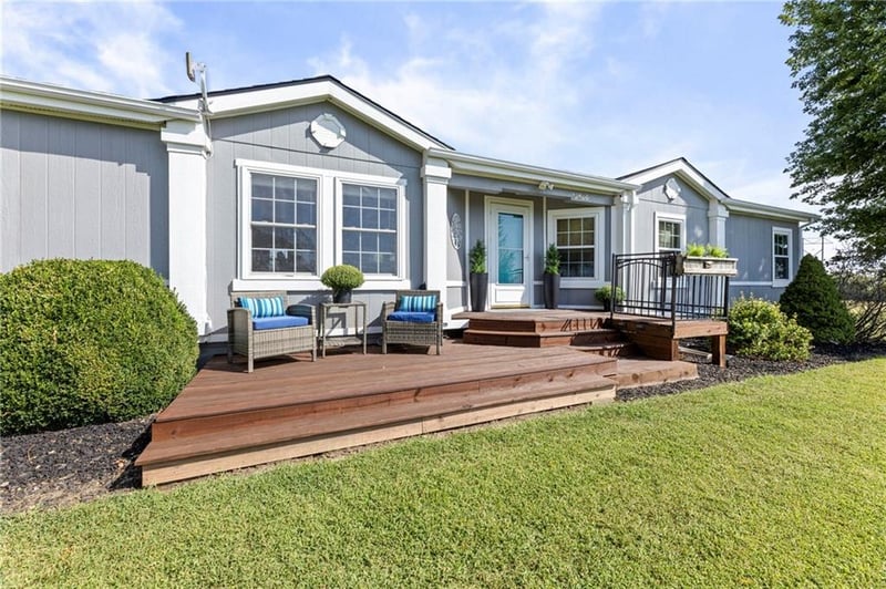 19460 W 287 St, Paola, KS 66071