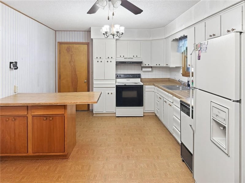 1717 Fairchild St, Chillicothe, MO 64601