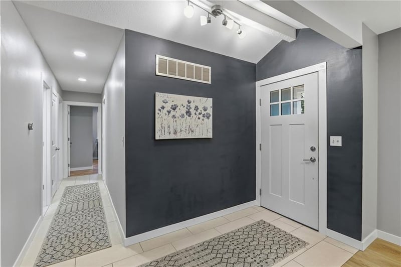 7209 W 54th St, Overland Park, KS 66202
