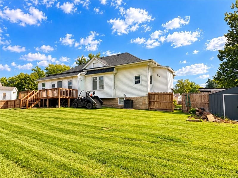 304 N Main St, Leeton, MO 64761