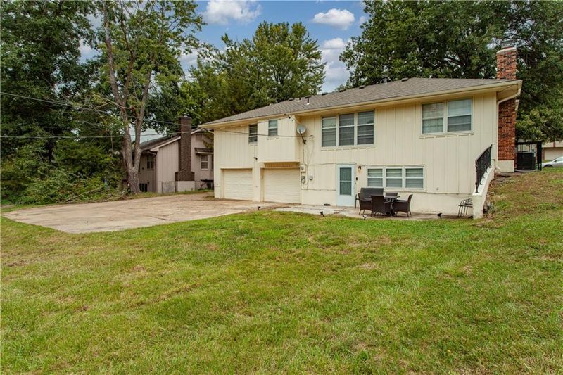 8435 E 56th Ter, Kansas City, MO 64129
