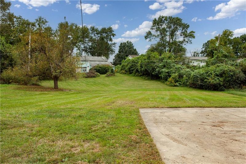 8435 E 56th Ter, Kansas City, MO 64129