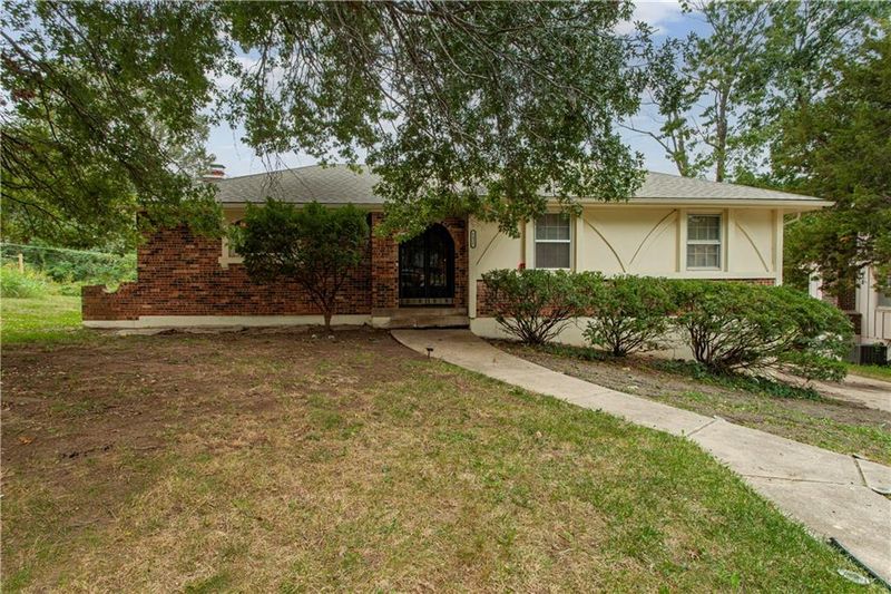 8435 E 56th Ter, Kansas City, MO 64129