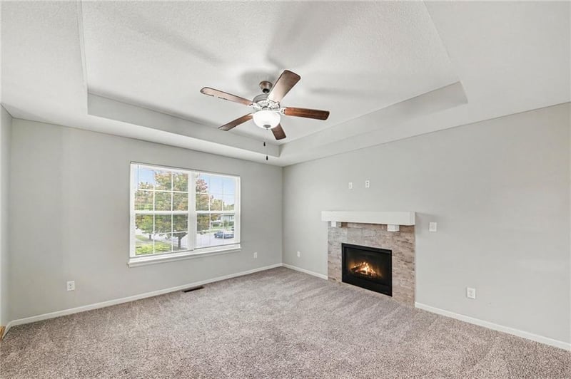200 Elissa Dr, Raymore, MO 64083
