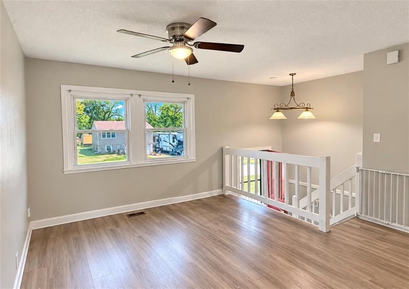 1524 N Seminole Dr, Independence, MO 64058