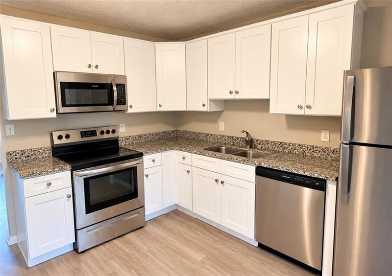 1524 N Seminole Dr, Independence, MO 64058