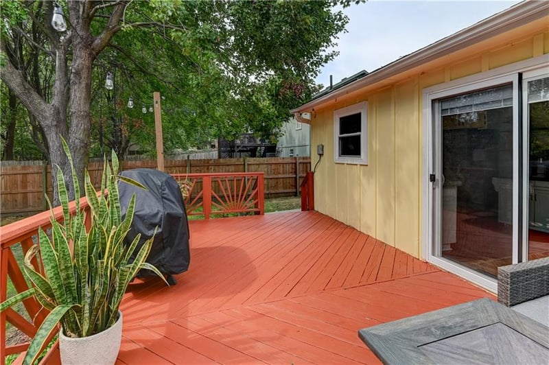 1823 NE Mckee Ln, Lee's Summit, MO 64086