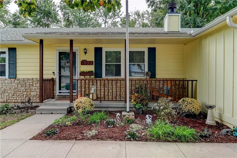 1823 NE Mckee Ln, Lee's Summit, MO 64086