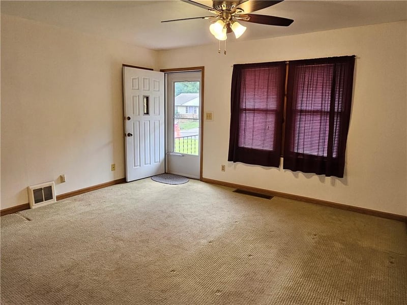 10416 E 28th Ter S, Independence, MO 64052