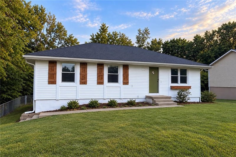 129 981st Rd, Knob Noster, MO 64093