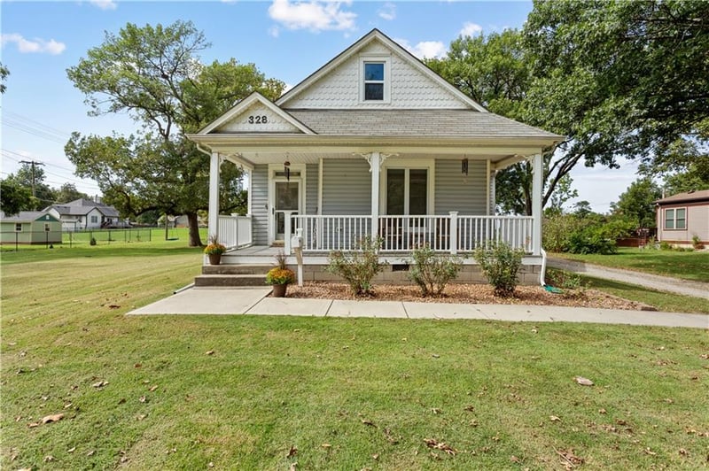 328 S Ash St, Ottawa, KS 66067