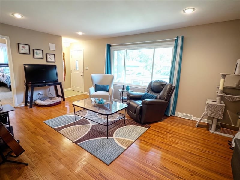 13200 Logan Ln, Lenexa, KS 66215