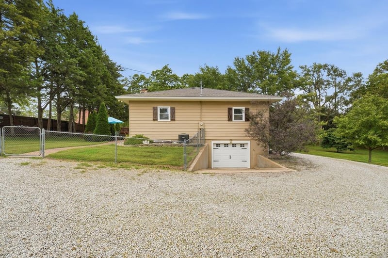 4110 Hughes Rd, Leavenworth, KS 66048